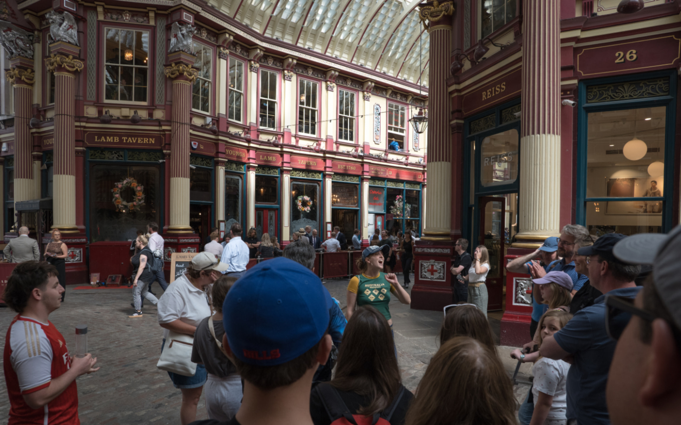 跟隨哈利波特的腳步，穿梭於倫敦迷人的街道和小巷