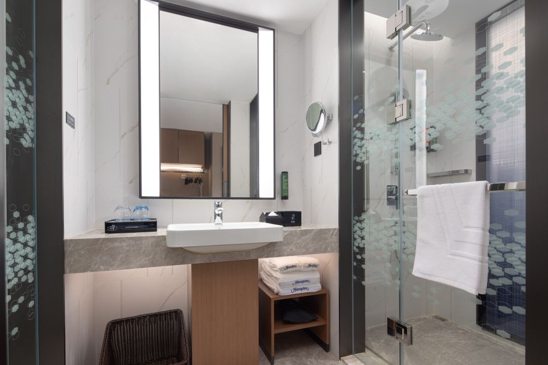 Shenzhen Baoan Xin'an Hampton by Hilton Hotel Accommodation Package