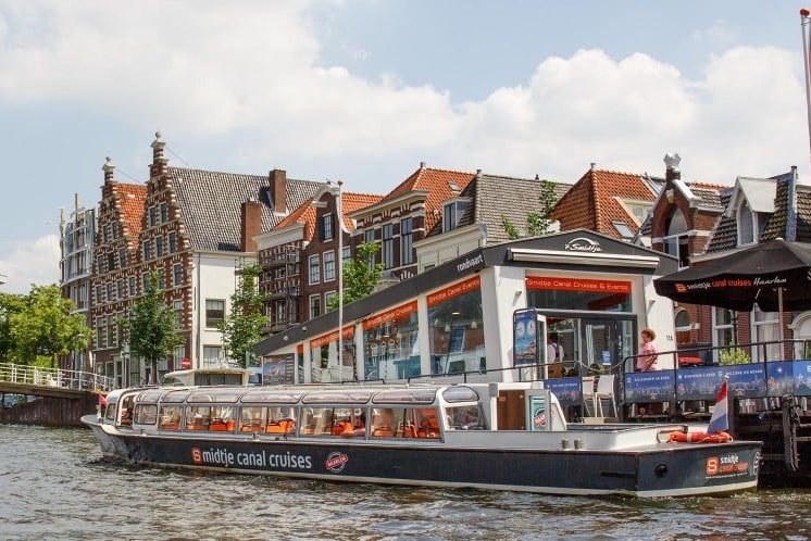 river cruise
