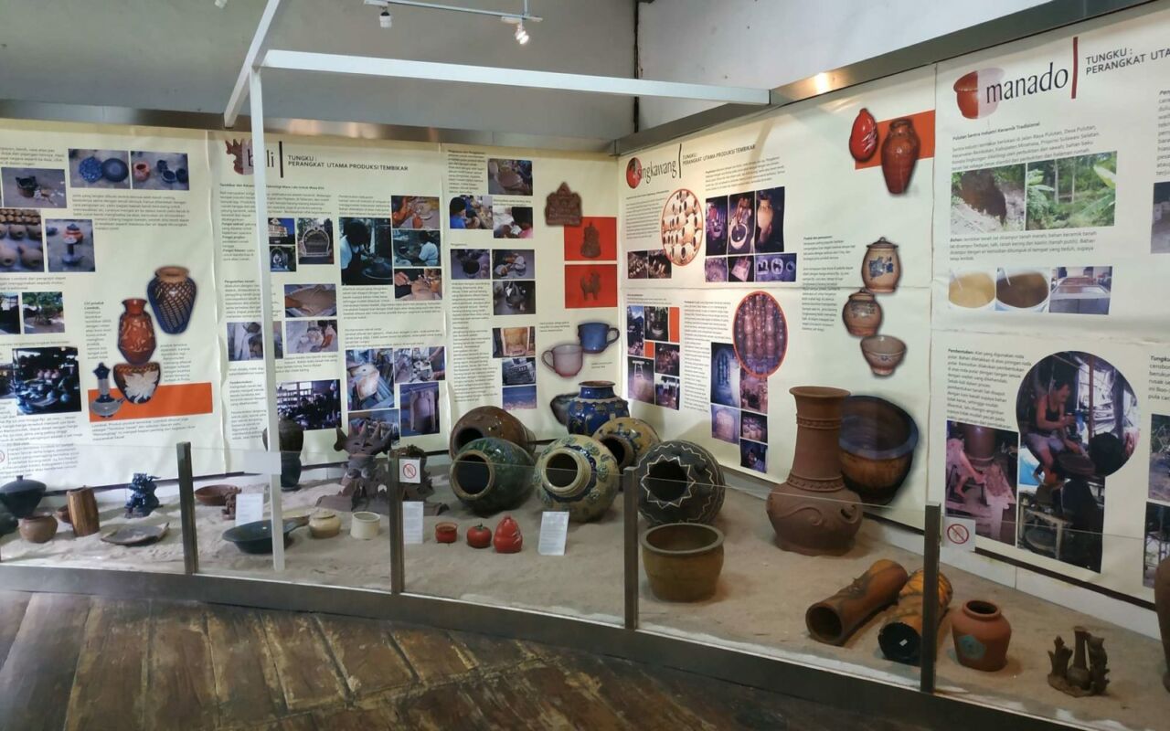 Jakarta Half Day Museum Tour with Pottery Classes