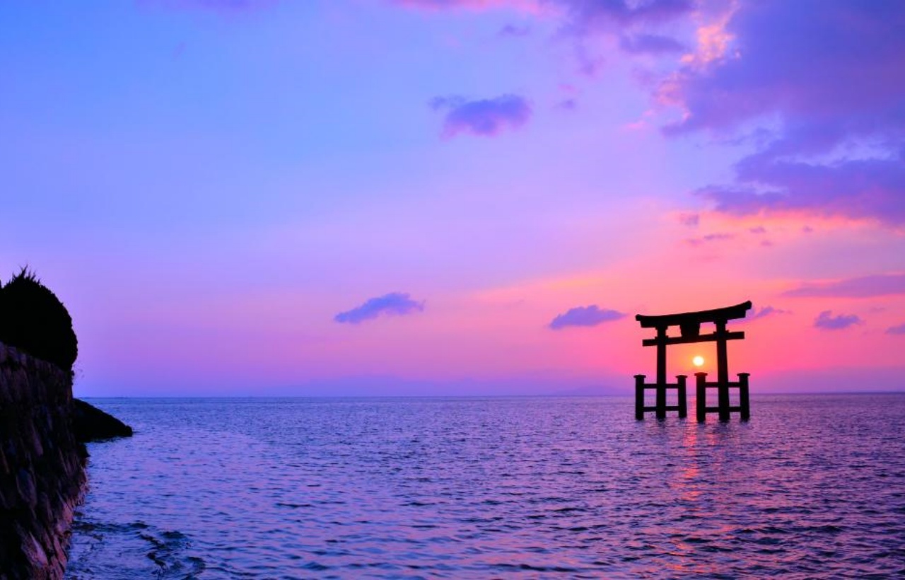Lake Biwa Observatory, Shirahige Shrine, and Mangetsu-ji Temple Floating Temple Day Trip