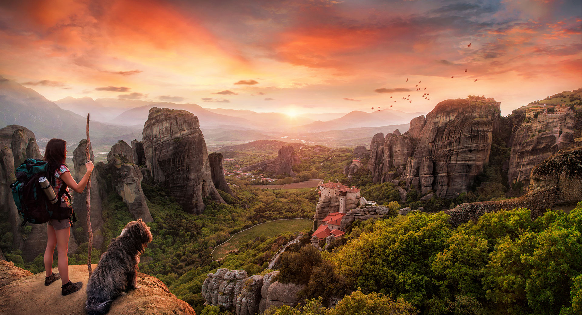 Monasteries and hidden caves bus tour in Meteora