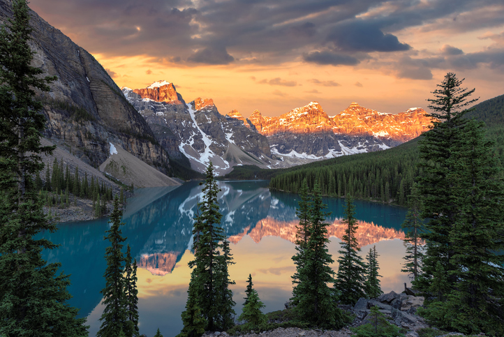 Sunrise at Moraine Lake and Lake Louise from Canmore/Banff