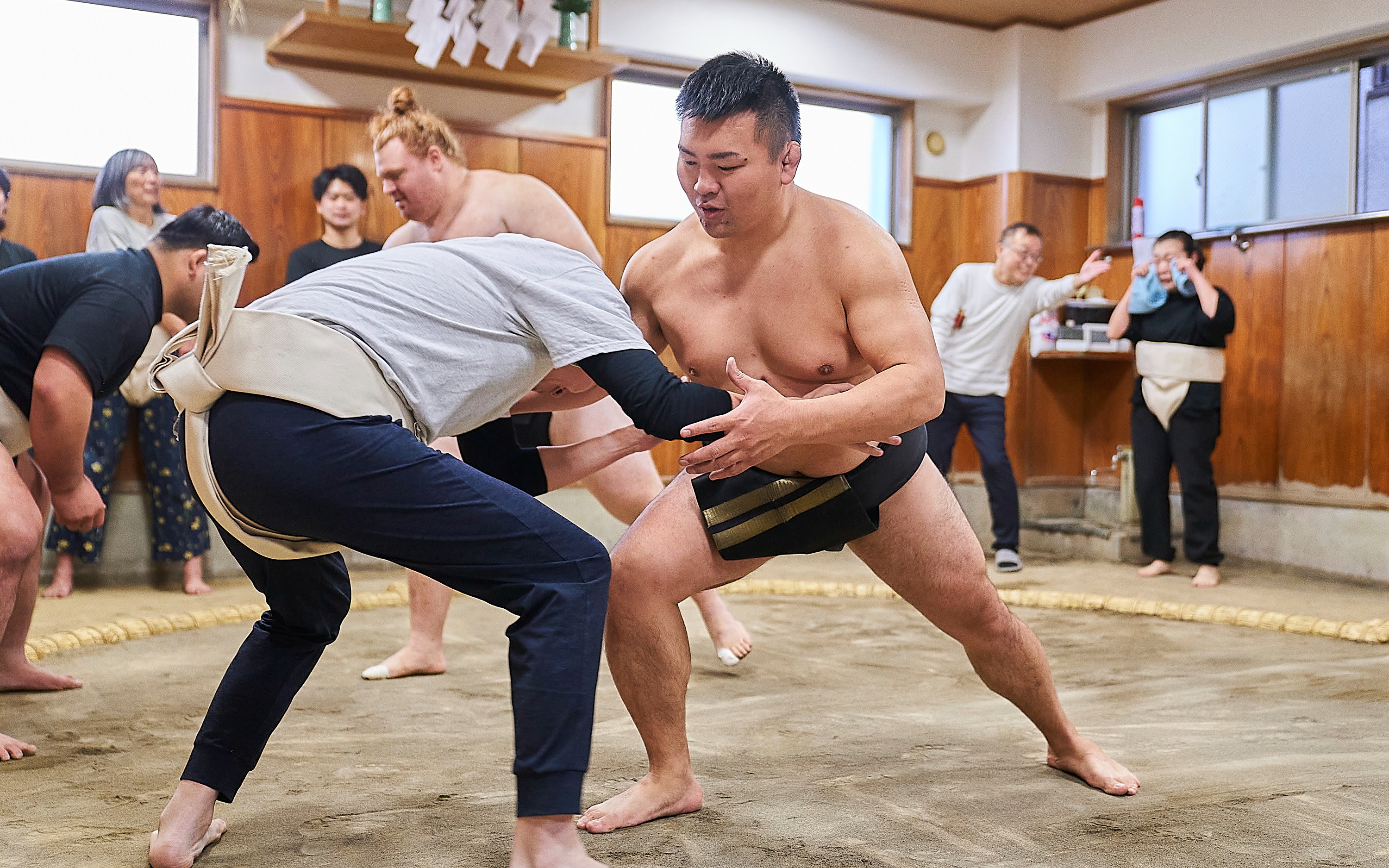 Tokyo Sumo: Train on a real yokozuna dohyo & enjoy chanko hotpot