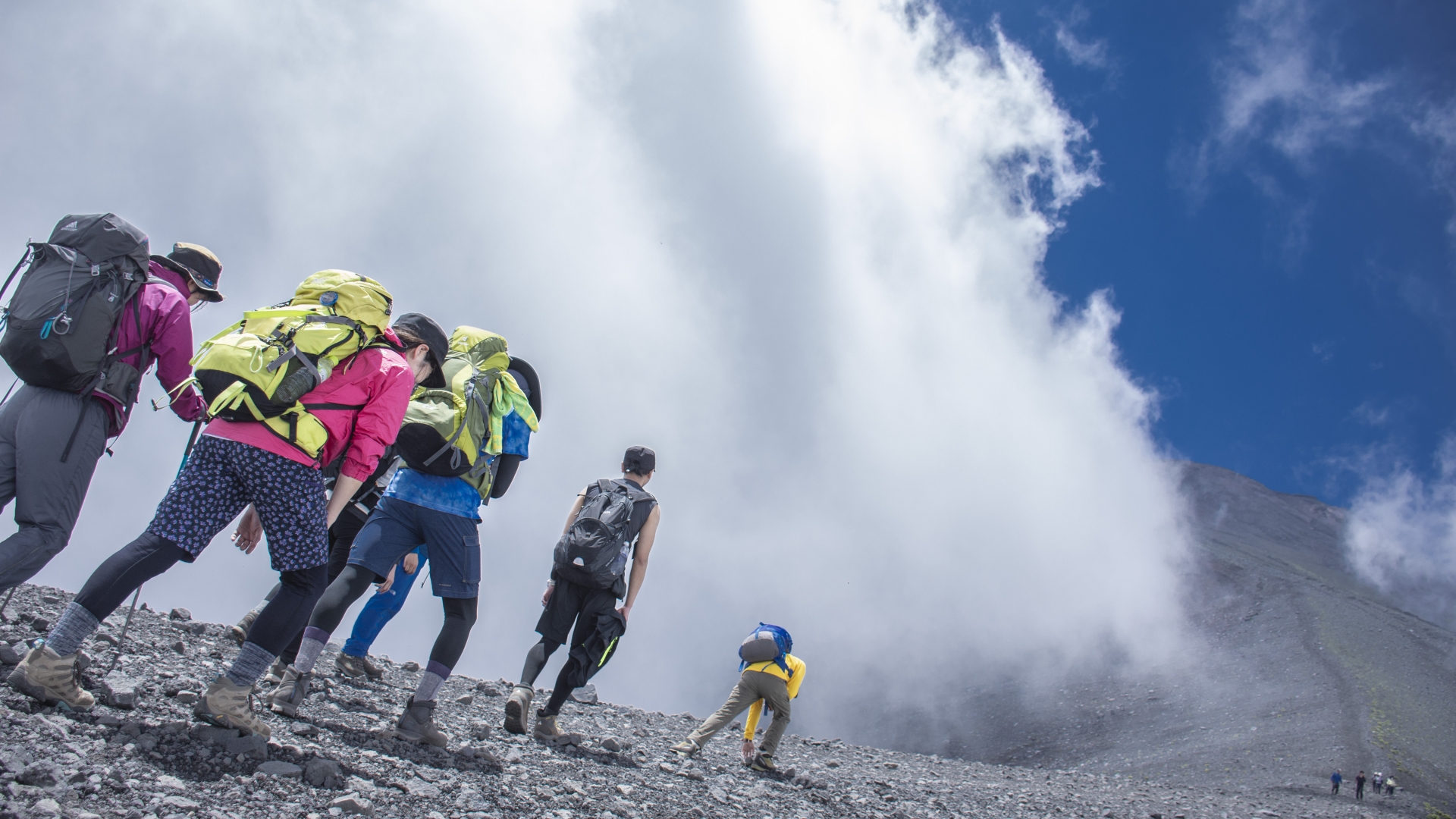 2天1夜富士山登山之旅（8合目指定方案）| 吉田路線巴士之旅 | 新宿出發 | 英文登山嚮導