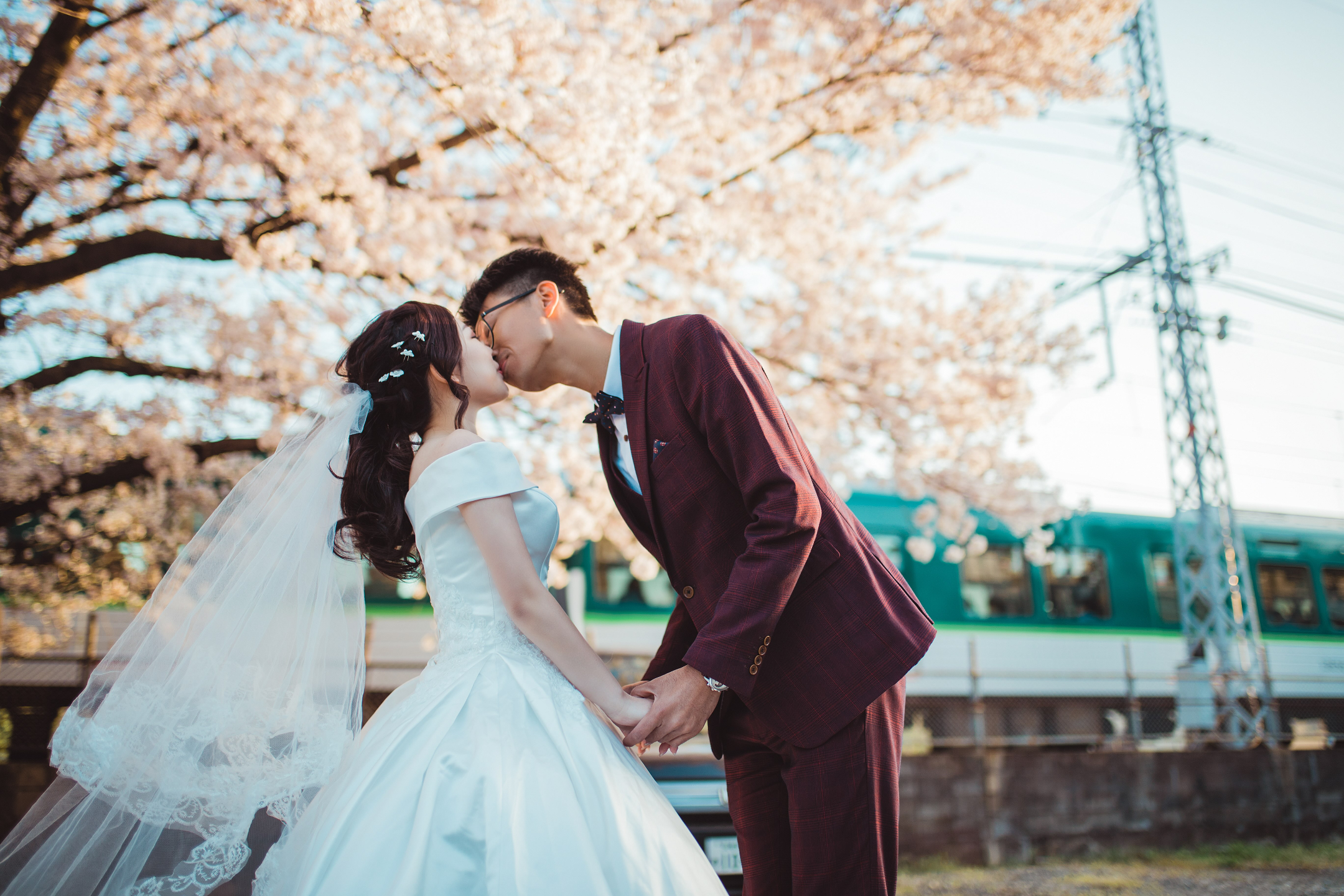 奈良公園 - 廣闊的公園,有自由漫步的鹿群,並可欣賞東大寺的景色,提供有趣且標誌性的畫面。 奈良公園 - 廣闊的公園,有自由漫步的鹿群,並可欣賞東大寺的景色,提供有趣且標誌性的畫面。