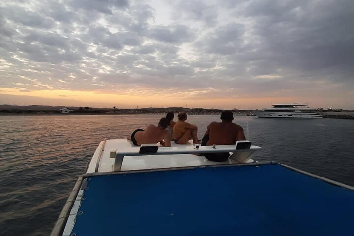 Port ghalib : Find Dugong Private Speedboat