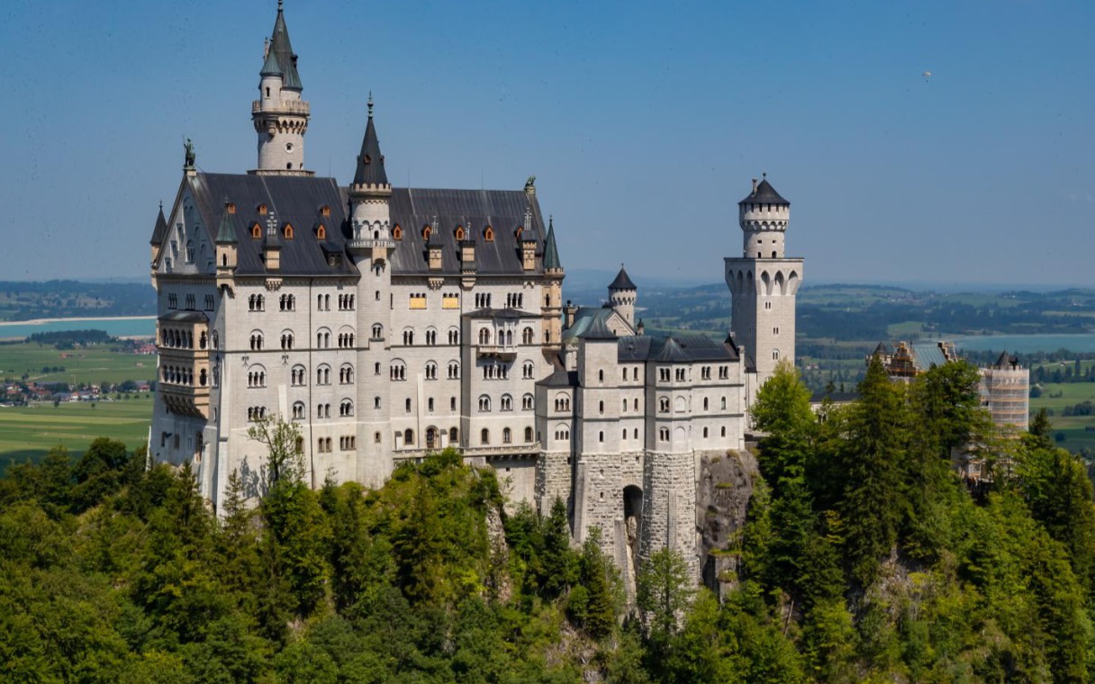 Neuschwanstein & Linderhof Castle Small Group Tour from Munich