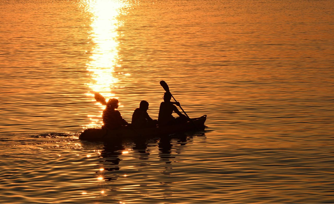 Krabi: Sunset Kayaking Ao Thalane with BBQ Dinner
