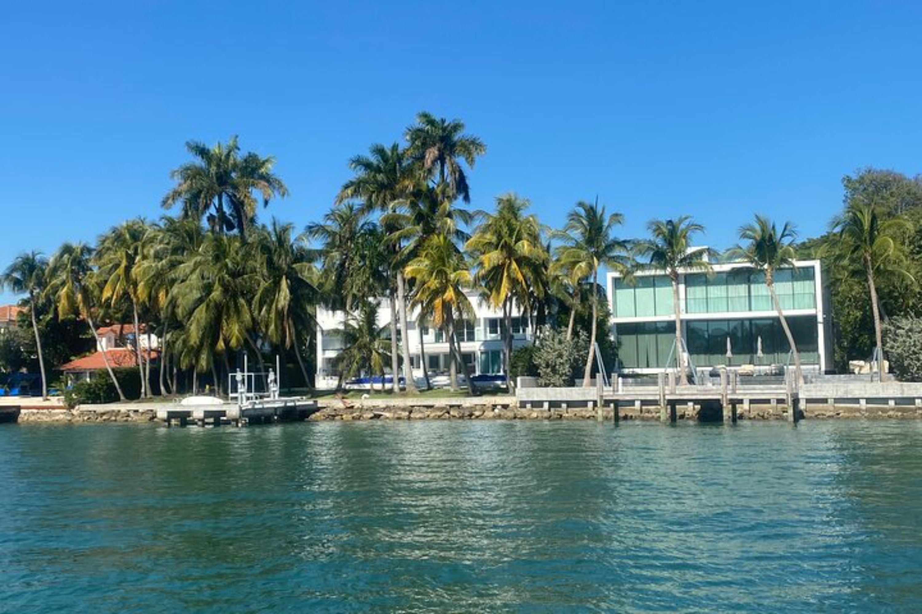 90-Minute Cruise on Biscayne Bay in Miami with Drinks