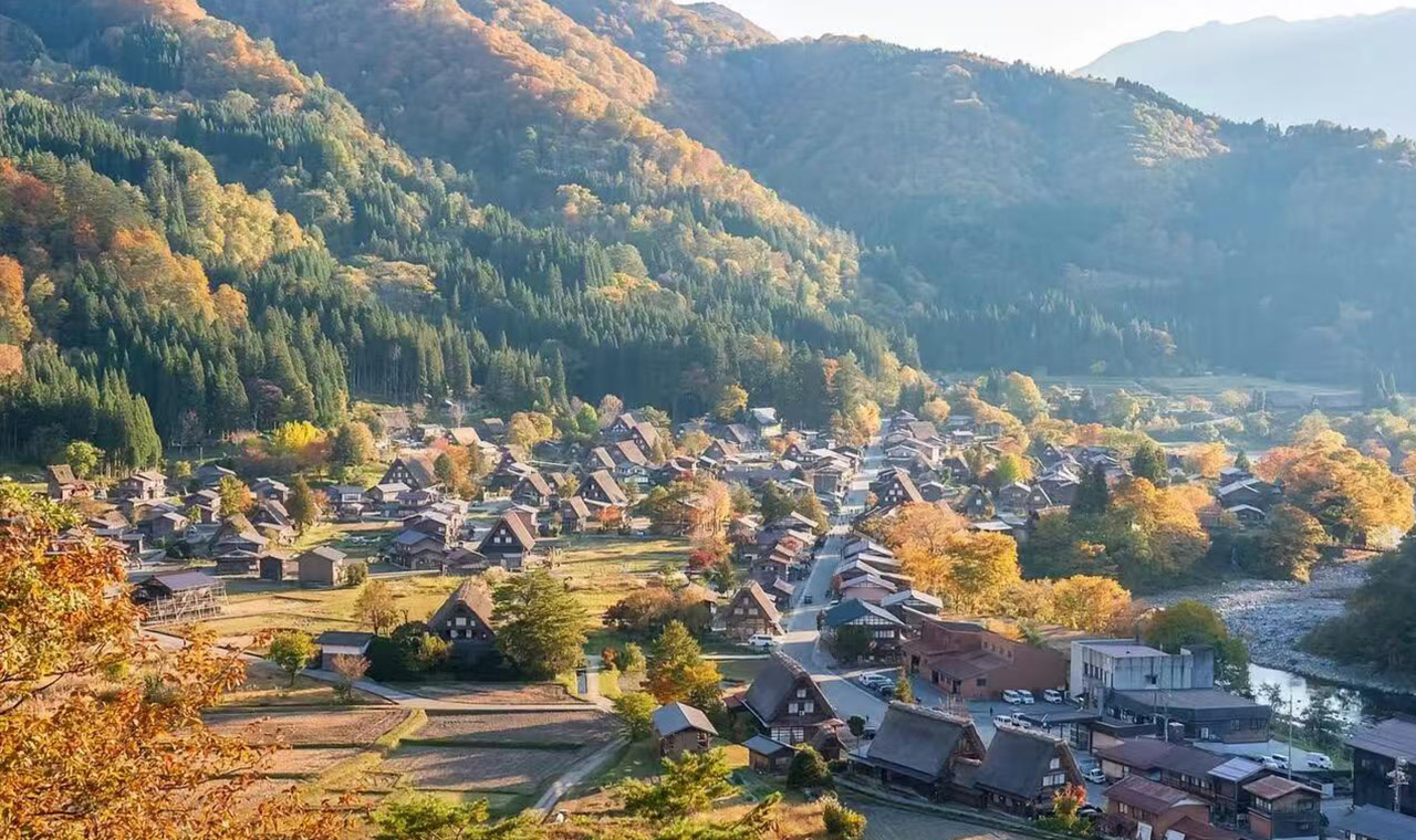 Shirakawa-go & Takayama One-day UNESCO site & Sightseeing Tour