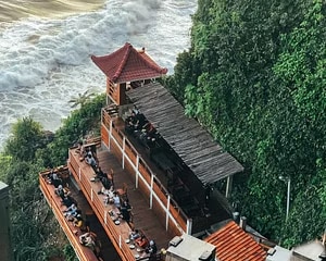 ヘハオーシャンビュー・プンカクセゴロ・ゲシンビーチ 日帰りツアー（ジョグジャカルタ発）