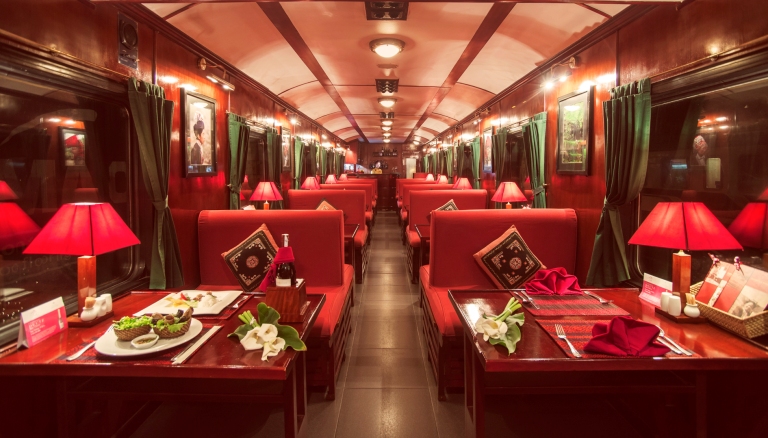 搭乘經典夜間列車，從河內前往老街，盡享優雅舒適的車廂空間。