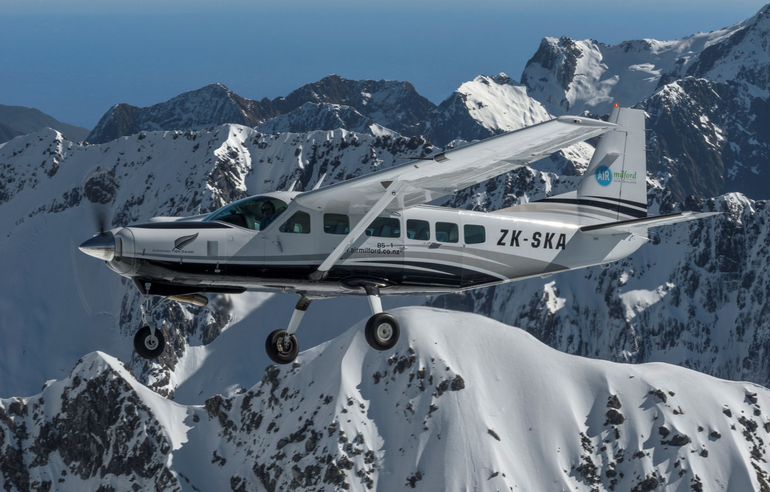 Milford Sound Big Five Glaciers Scenic Flight from Queenstown