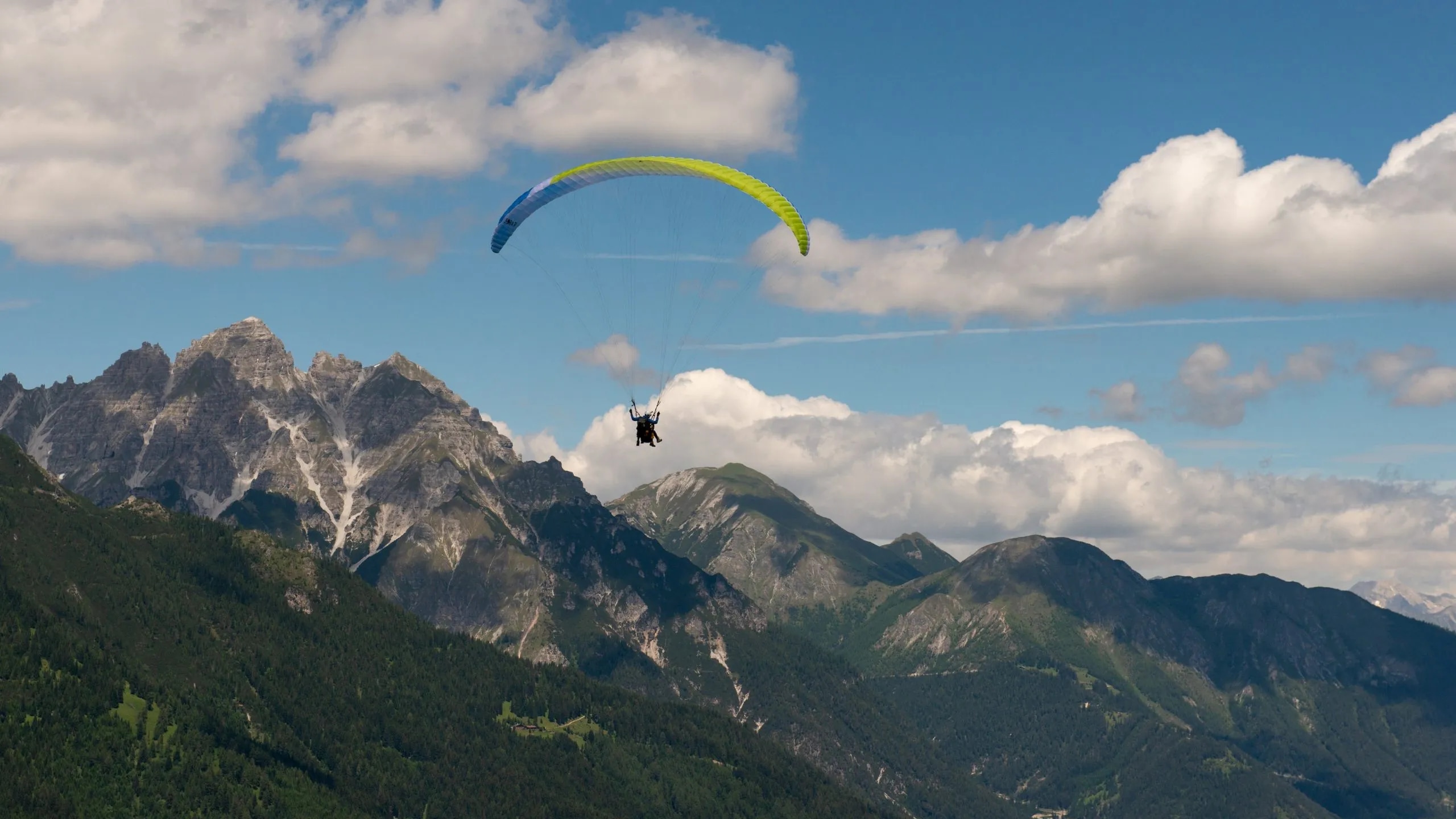 Tandem paragliding experience in Neustift im Stubaital