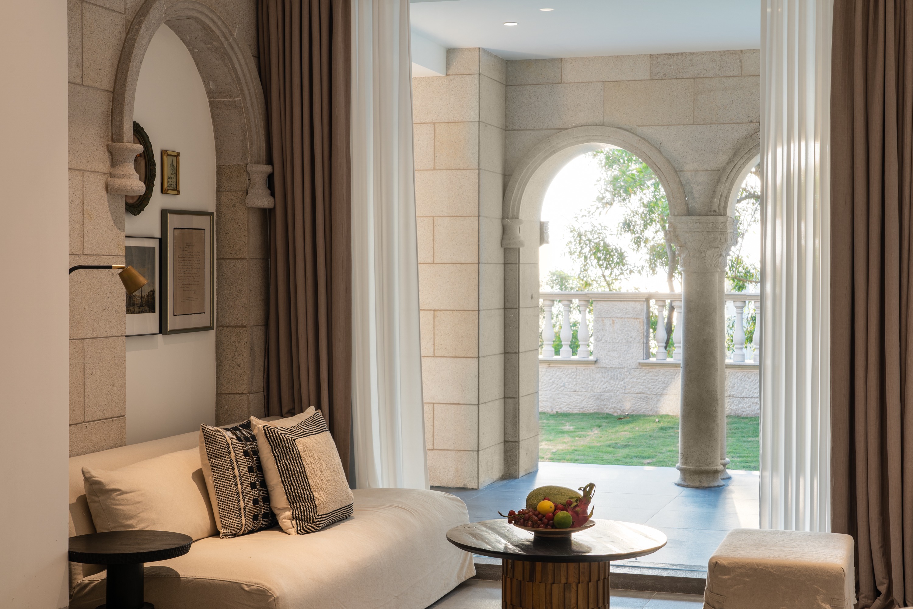 Honeyjoy Roman Holiday Secret Manor Accommodation Package