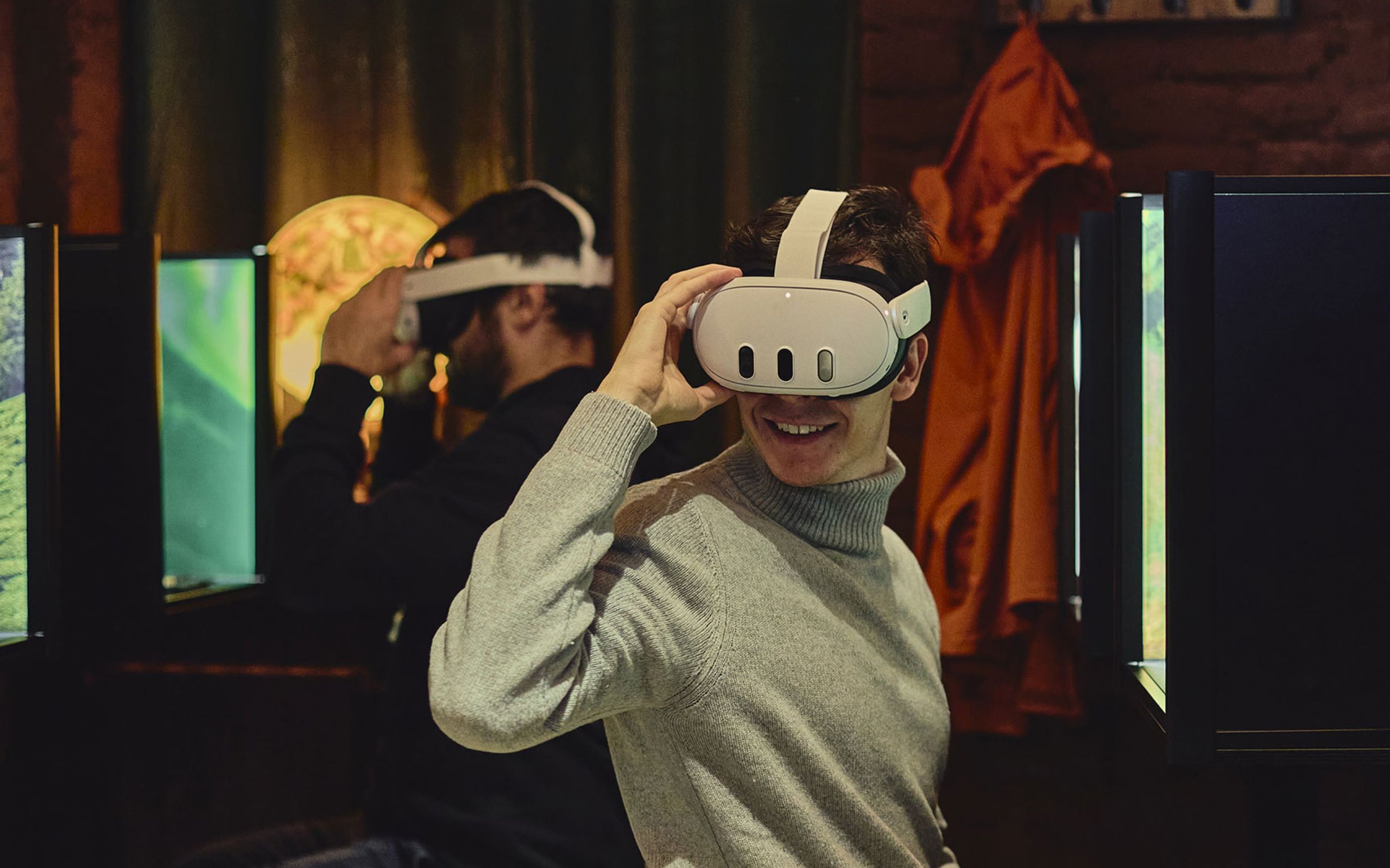 在 Enrico Rizzi 工廠導覽中,體驗 360 度虛擬實境的沉浸式感受,親眼見證令人驚嘆的採收過程。 在 Enrico Rizzi 工廠導覽中,體驗 360 度虛擬實境的沉浸式感受,親眼見證令人驚嘆的採收過程。