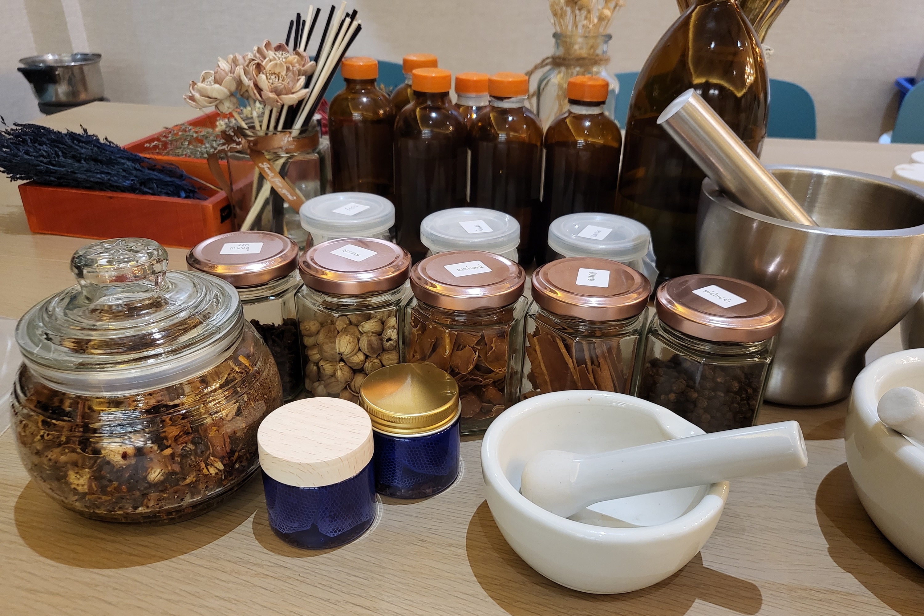 曼谷傳統泰式草藥鼻通（Yadom）和香薰擴香器工作坊