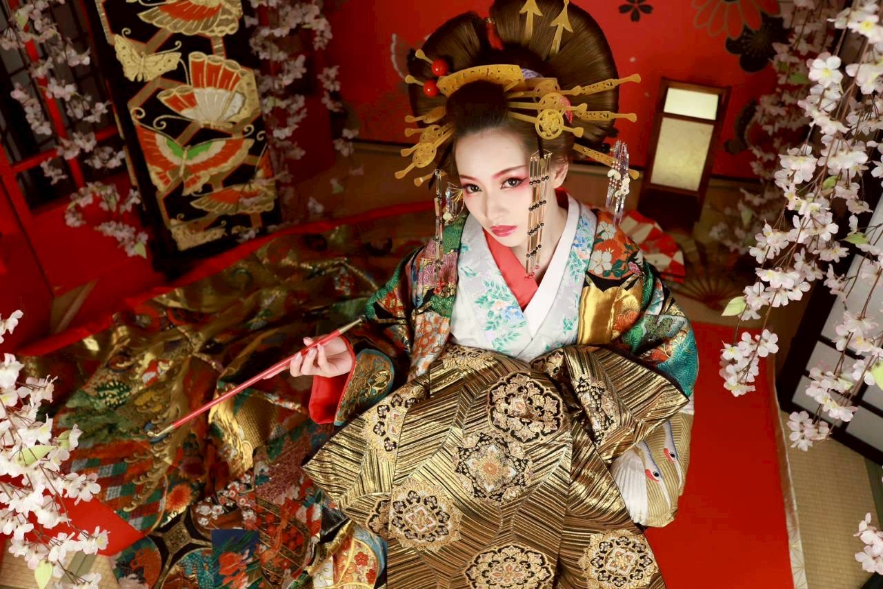 Fukuoka Nakasu | Luxurious Oiran Transformation Photography Experience (Oiran / Oiran × Samurai / Oiran Boat Tour)