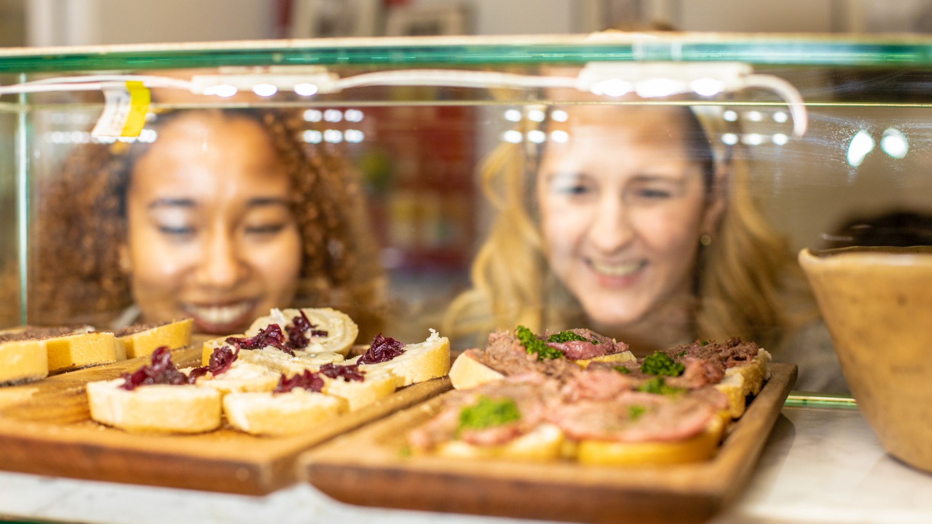 Food tour with a chef at Sant'Ambrogio Market in Florence
