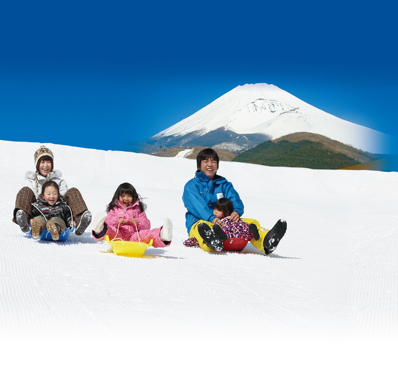 Snow Experience, Hakone Pirate Ship & Gotemba Outlets with BBQ Lunch