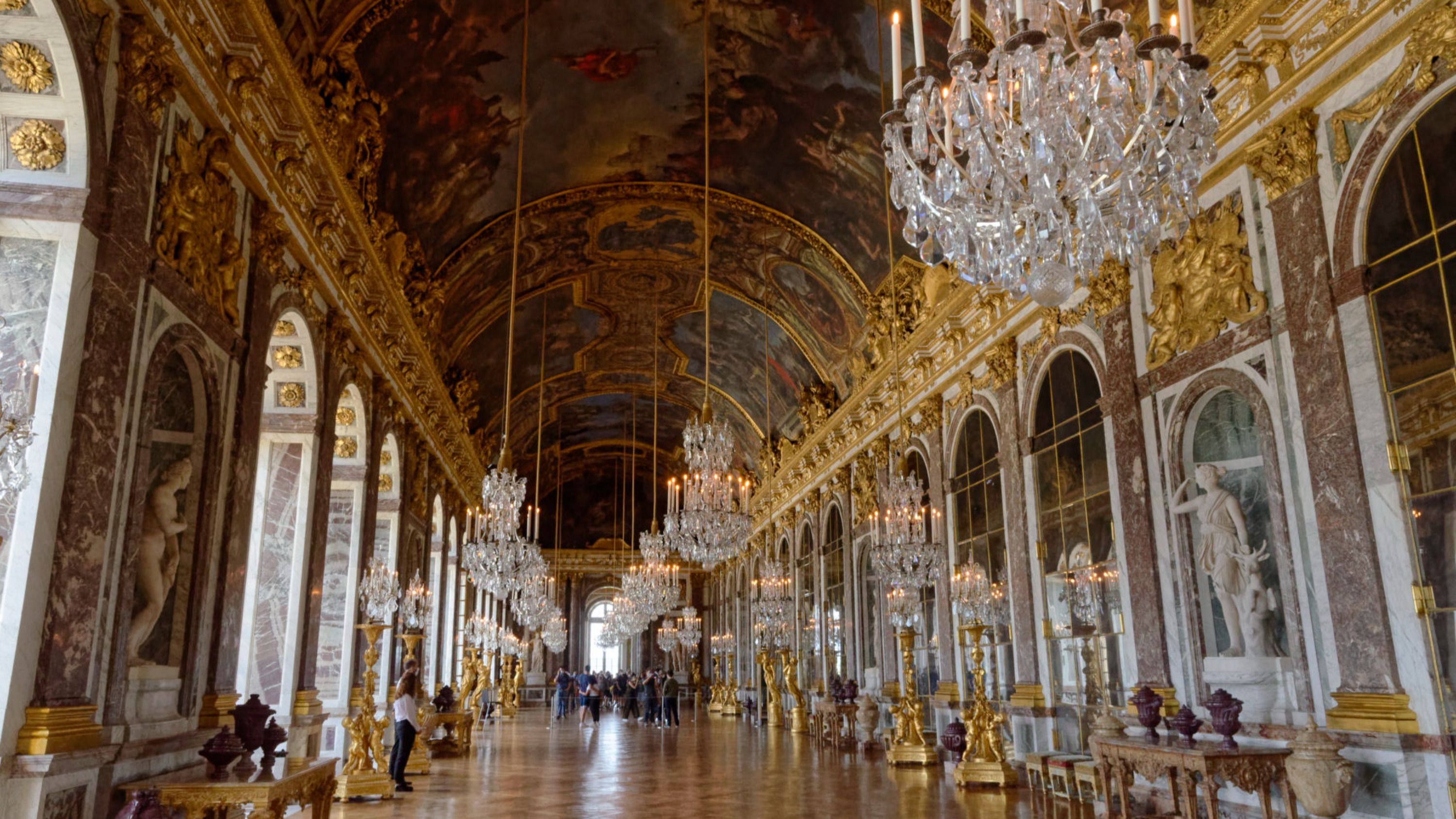 Versailles and Queen Hamlet E-bike tour in Paris