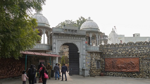 烏代布爾出發：納特德瓦拉 (Nathdwara)、埃克林吉 (Eklingi) 和哈爾迪加蒂 (Haldighati) 一日遊