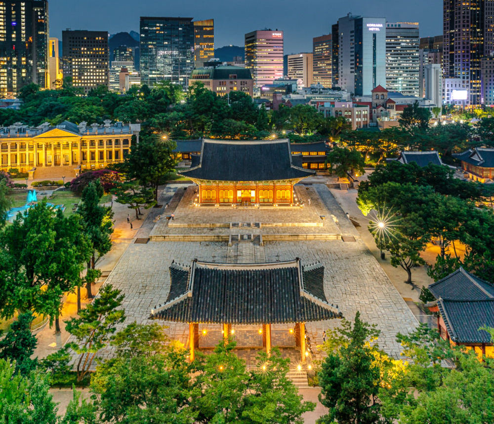 Japanese Colonial History Tour at Palace and Prison in Seoul