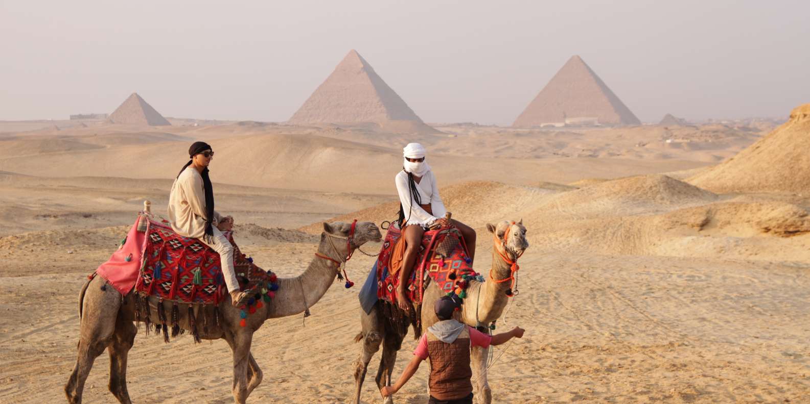 Giza Pyramids Half Day tour with lunch 