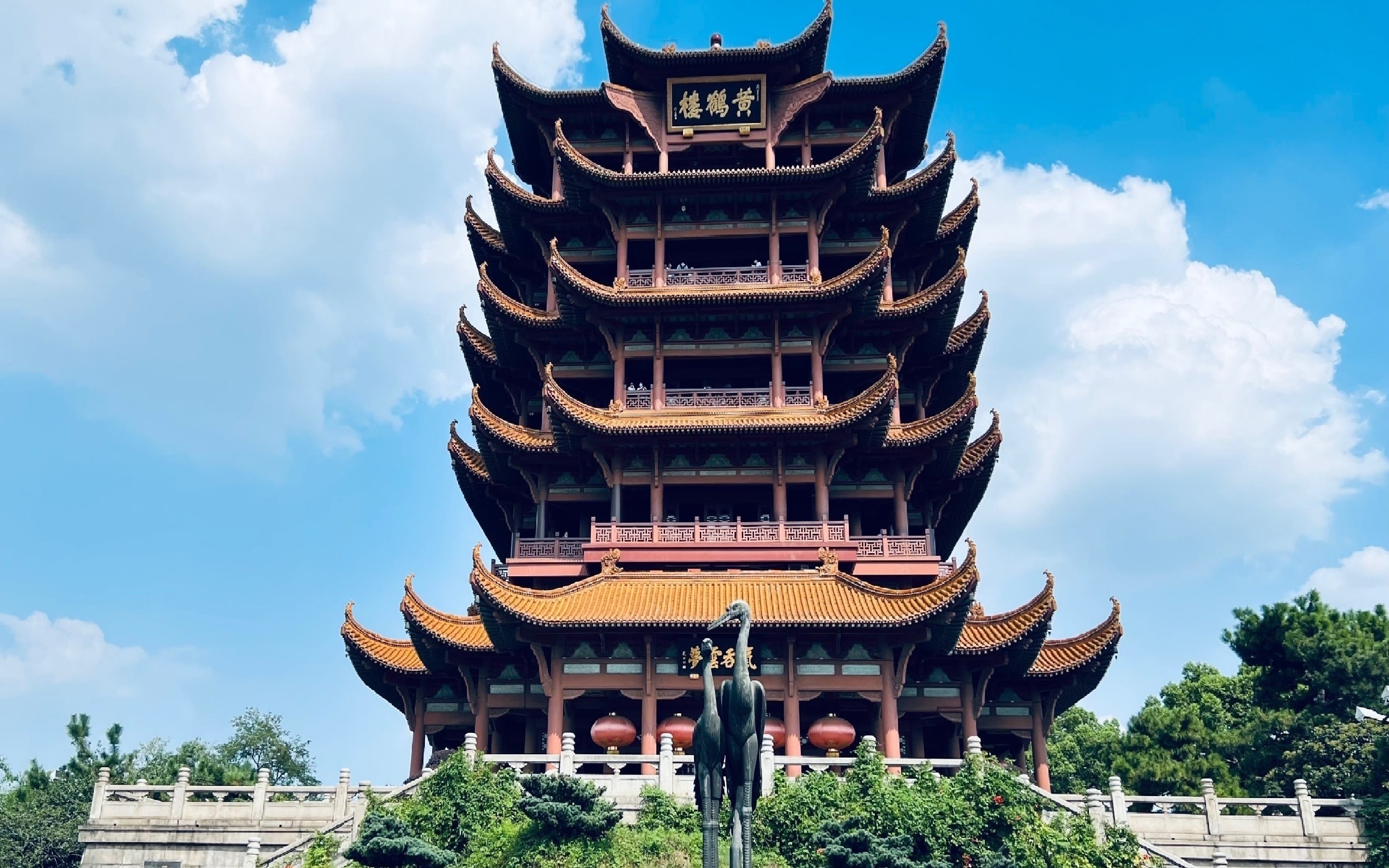 Wuhan Yellow Crane Tower & East Lake Private Day Tour