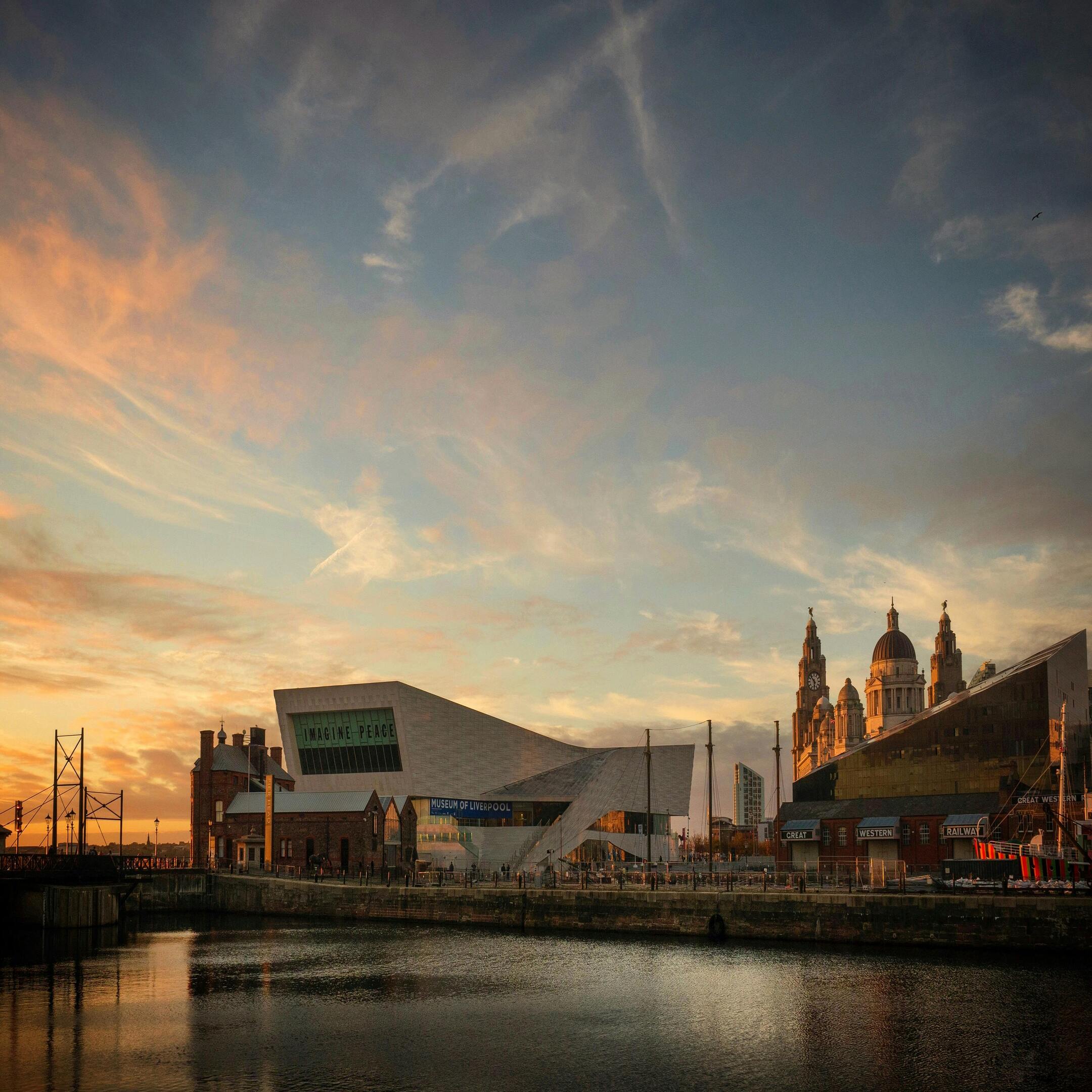 Liverpool: Private Guided Half Day drive to the Beatles