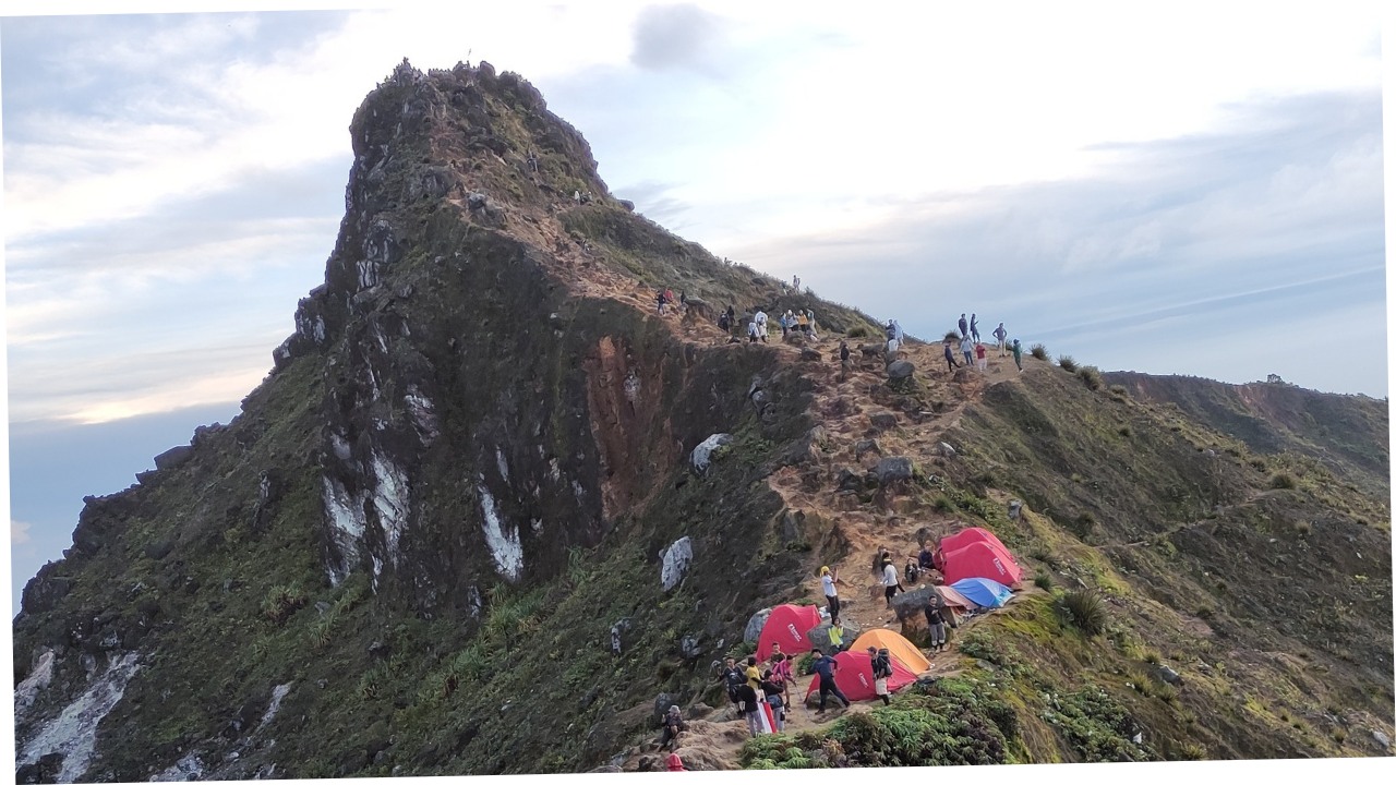 Hiking Mount Sibayak start From Berastagi