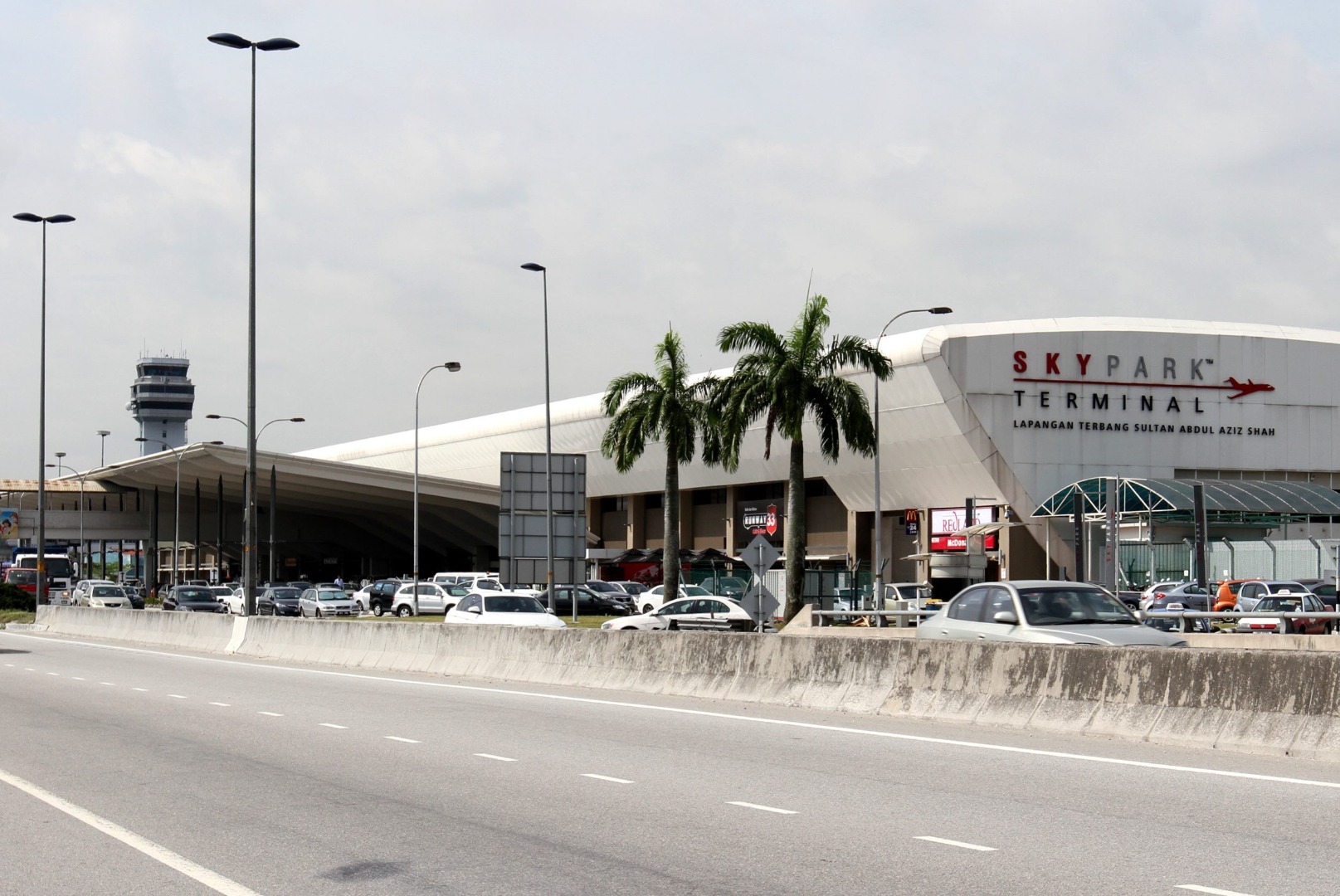 私人機場接送 梳邦機場（SZB）- 吉隆坡