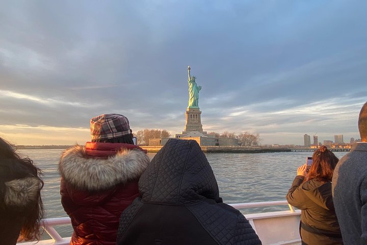 New York City Holiday Cruise Trip with Santa Claus