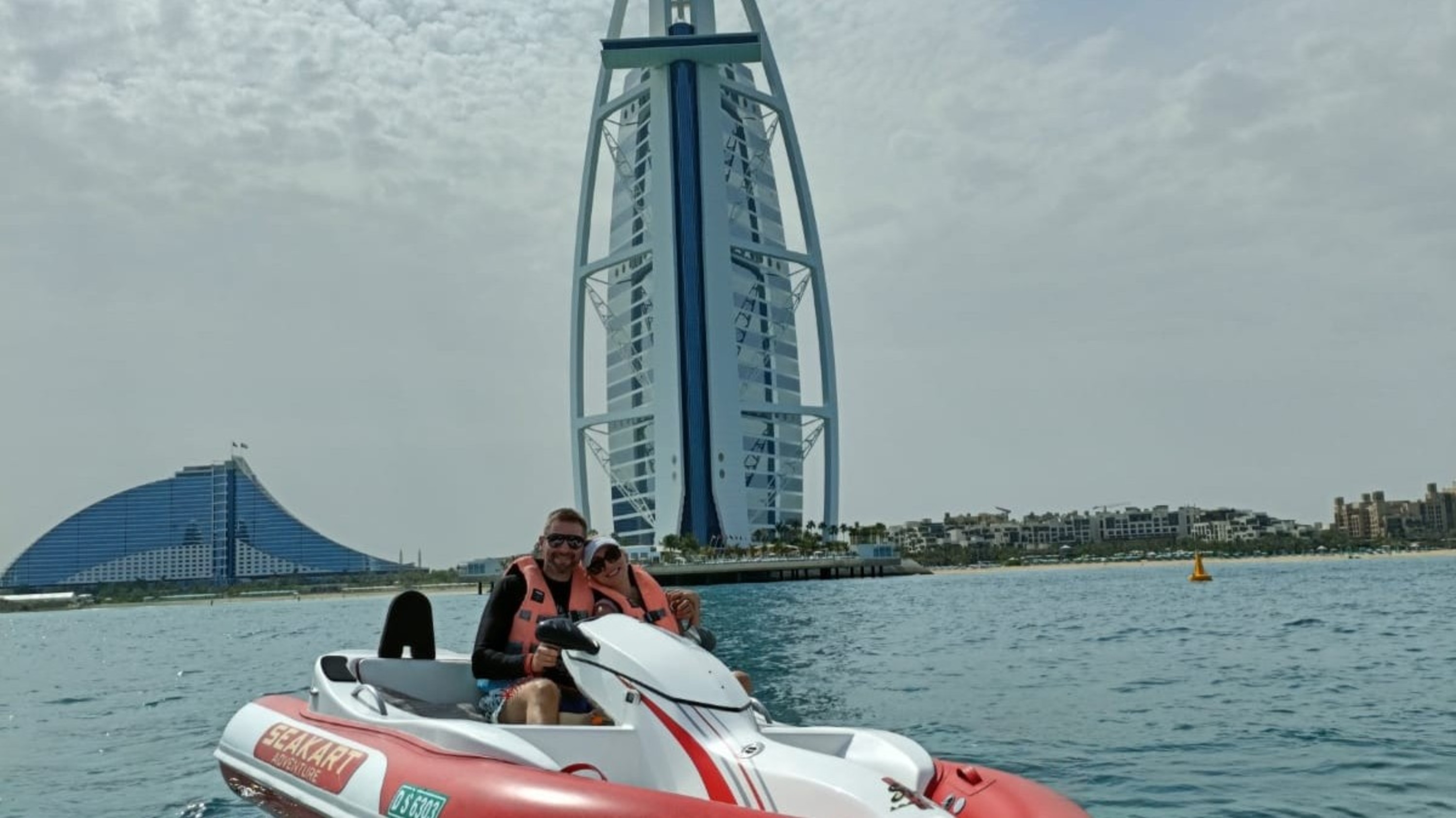 杜拜 Seakart 電動充氣船自駕體驗（Adventure Zone Dubai 提供）