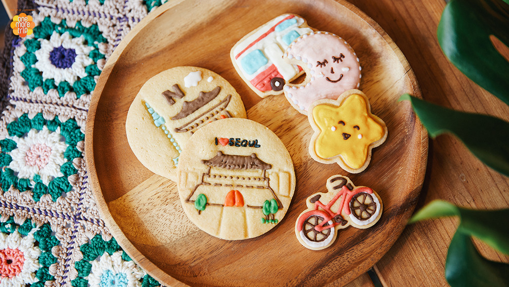 Landmark-shaped Rice Cookie Icing Experience in Seoul