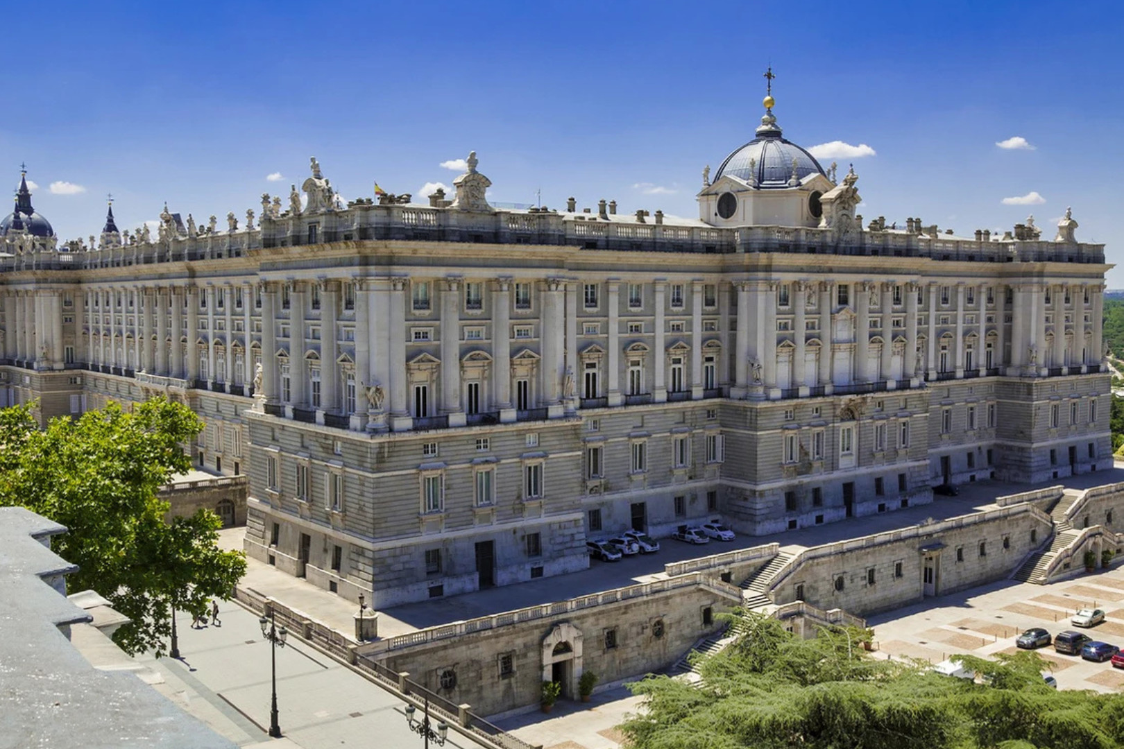 Royal Palace of Madrid Guided Tour with Free ESIM