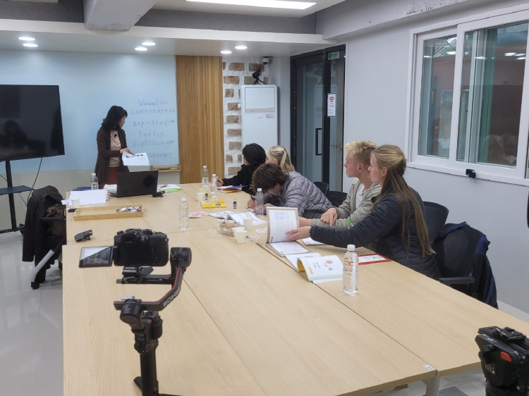 首爾鍾路體驗學習韓語字母（Hangul）