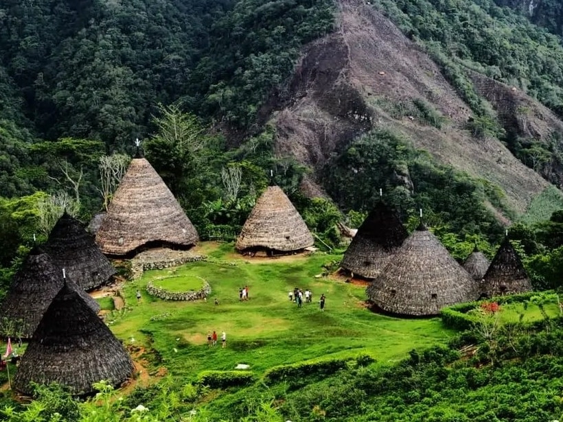 Labuan Bajo Wae Rebo Multi-Day Private Tour