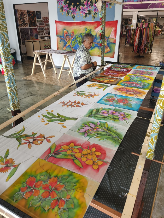 Batik Chong has a rich history in the art of batik. The shop was established several decades ago and has been a prominent name in the batik industry in Kuala Lumpur ever since