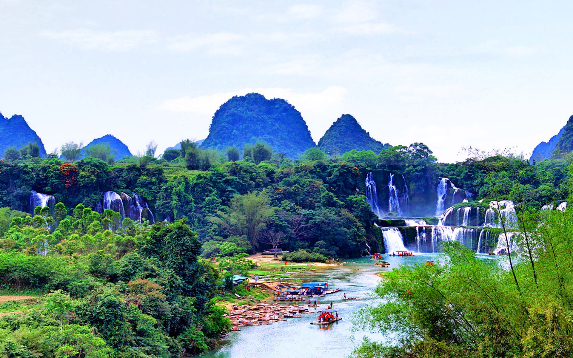 One-day tour from Nanning, Guangxi to Detian Transnational Waterfall Scenic Area (Optional Mingshi Pastoral Scenery)