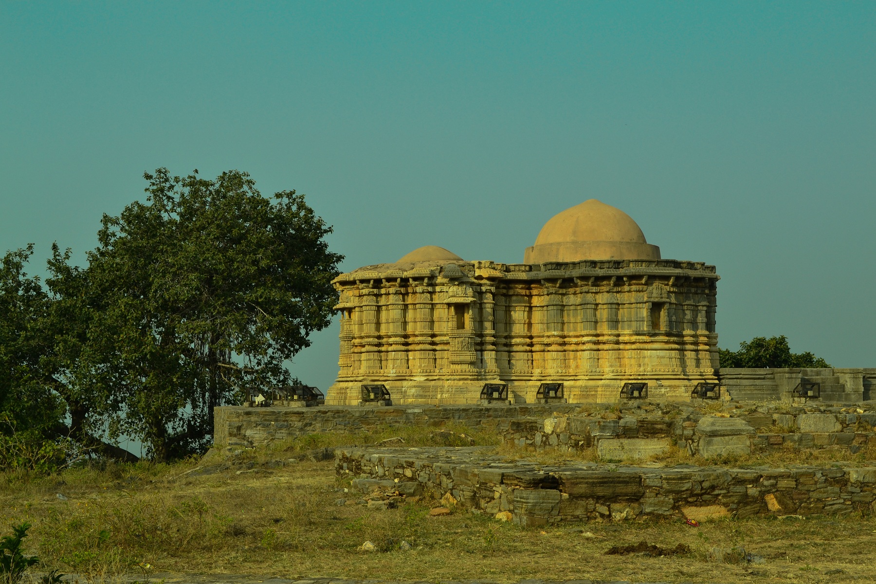 See Ranakpur Temple & Kumbhalgarh Fort with Mt Abu Drop from Jodhpur