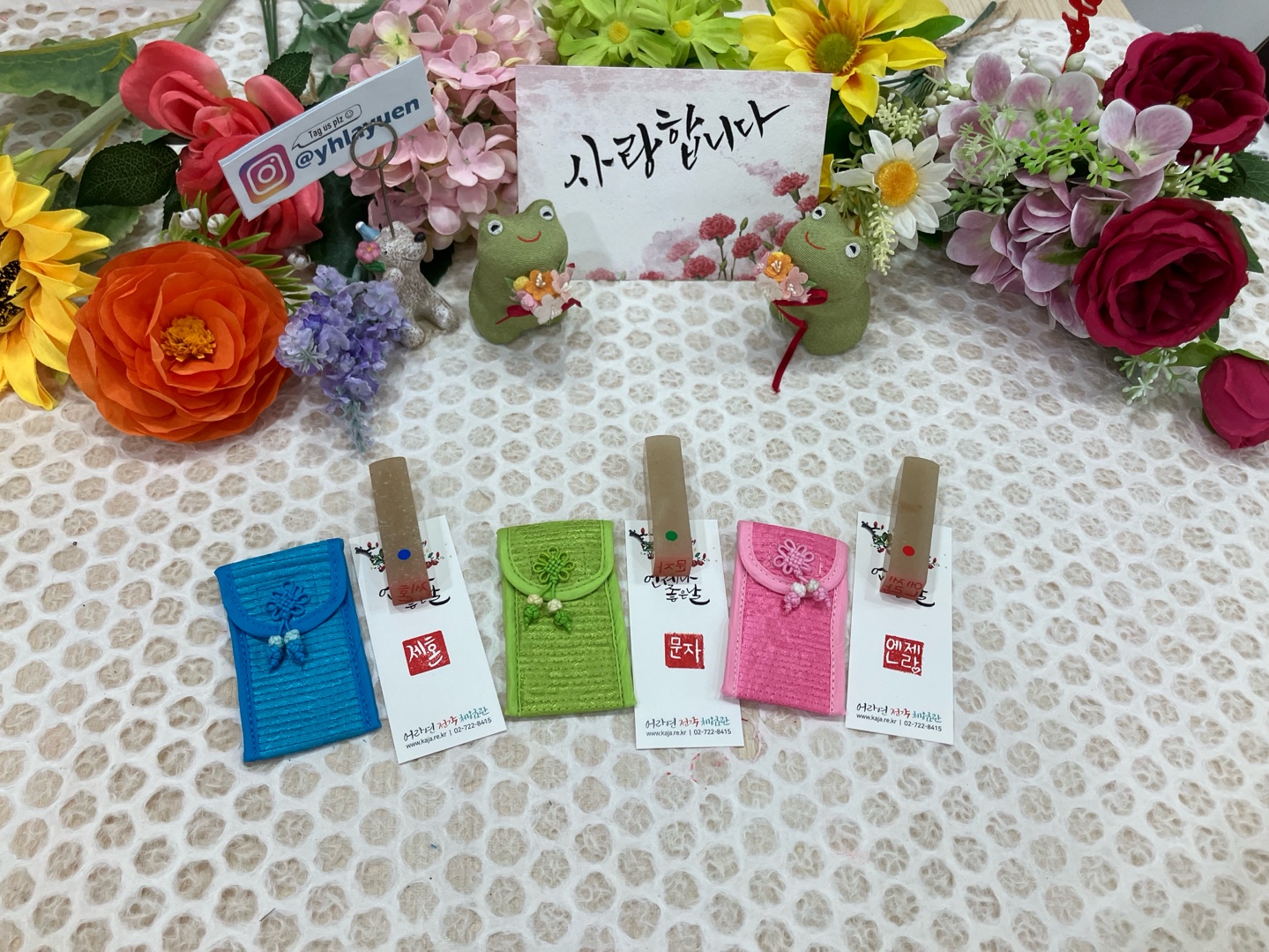 • 在印章底部刻上圖案或姓名。
• 活動時間：30 - 40 分鐘