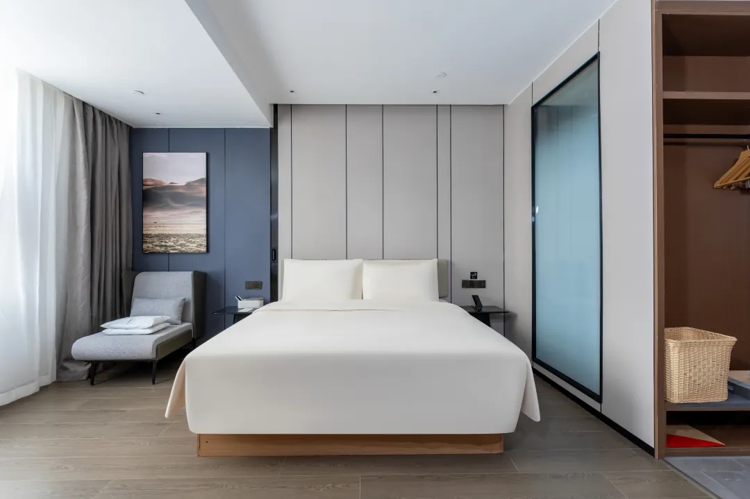 Atour X Hotel Zhuhai Gongbei Port High Speed Railway Station