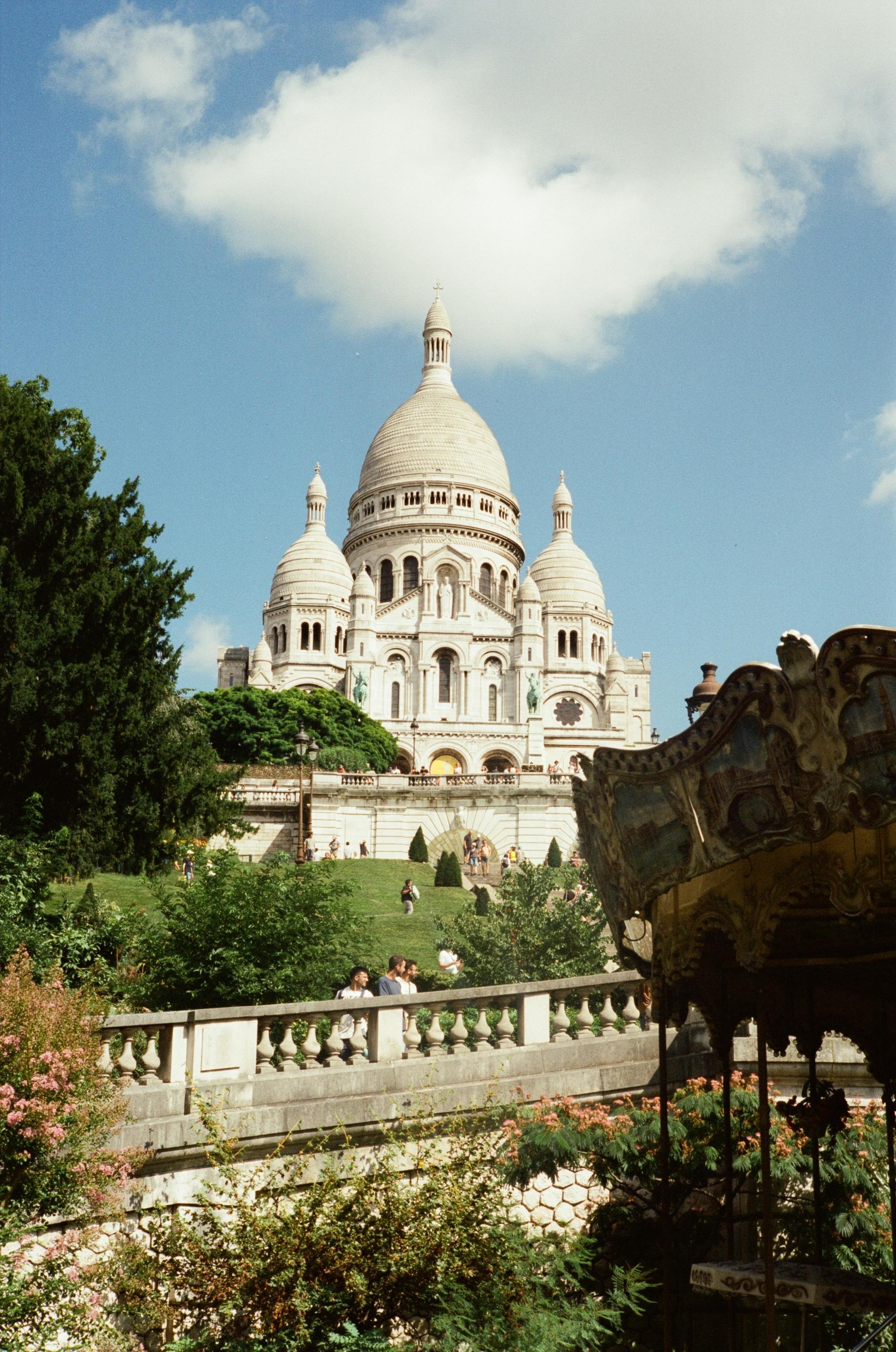 Montmartre Guided Tour with Sacré Cœur Church and City views