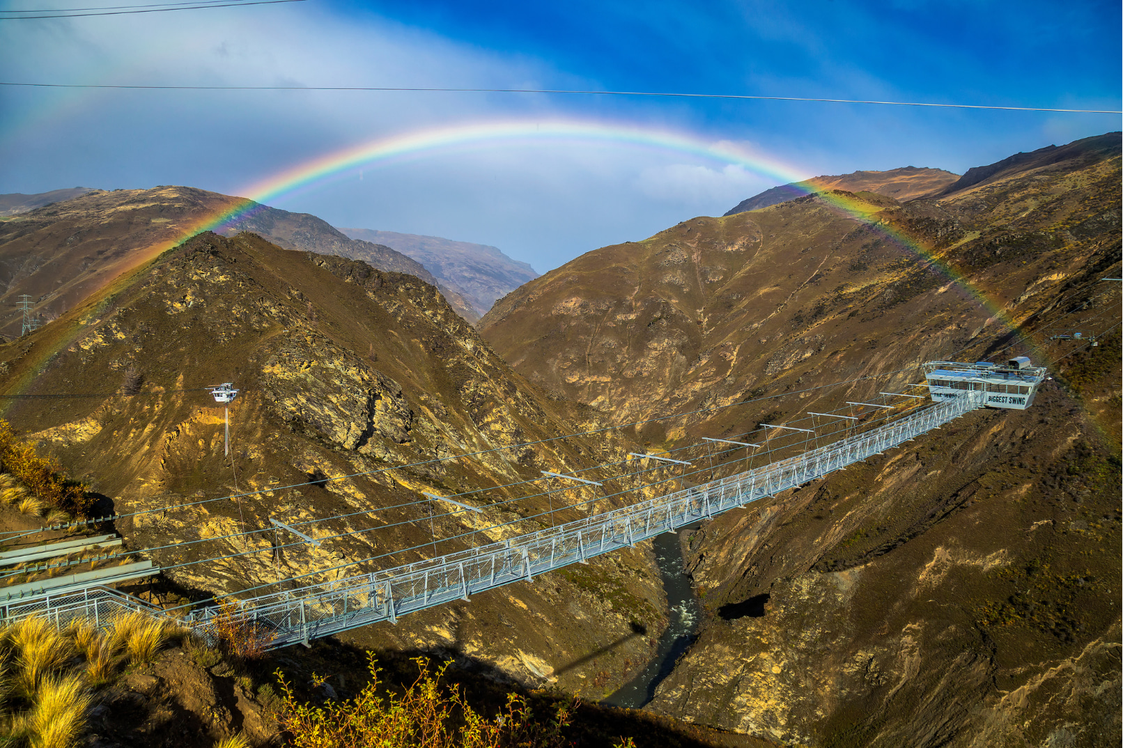 內維斯遊樂場鳥瞰圖 - 鞦韆/彈射橋和高空彈跳艙，可乘坐纜車抵達