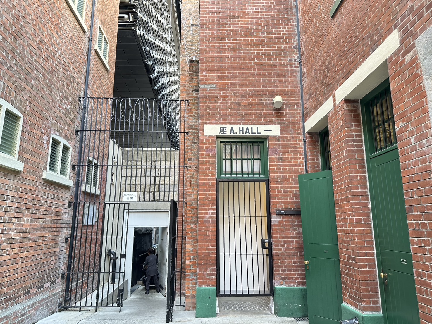 Walking as local around Central & Sheung Wan in HongKong