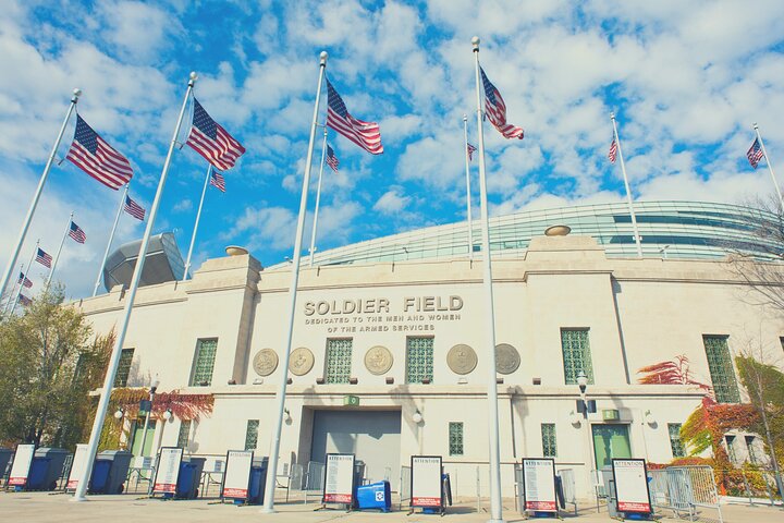 芝加哥熊隊（Chicago Bears）在士兵體育場（Soldier Field）的橄欖球比賽