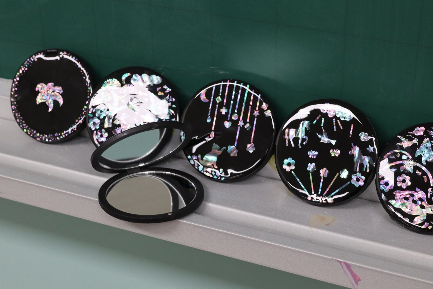 Seoul Traditional Korean Craft Class – Najeonchilgi Mother-of-Pearl 