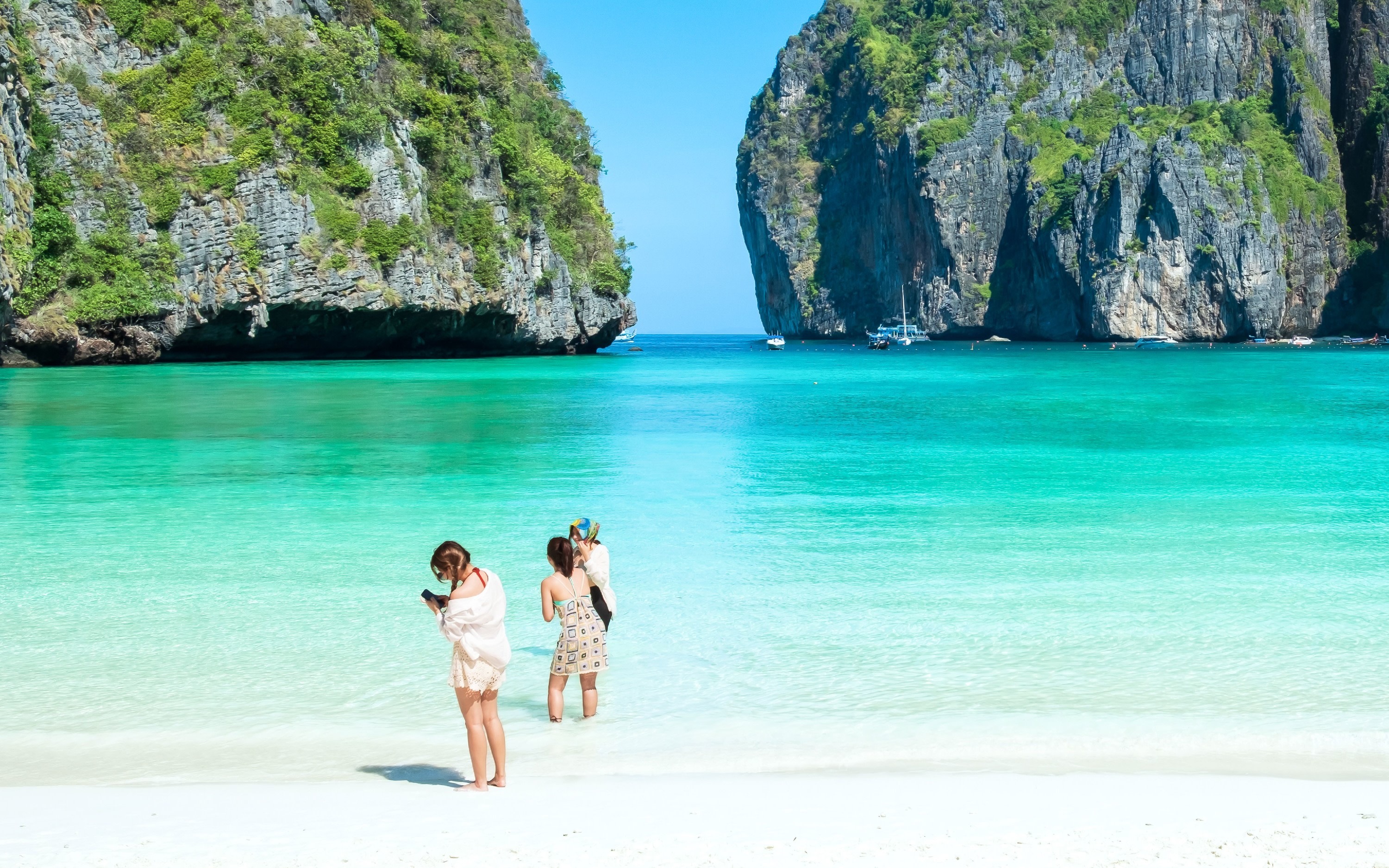 Krabi Phi Phi & 4 Islands Full-Day Sunset Catamaran Tour